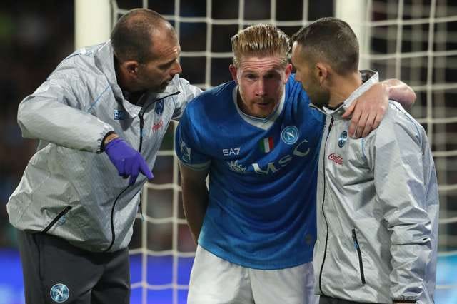 Napoli facing off against Inter in a Serie A match