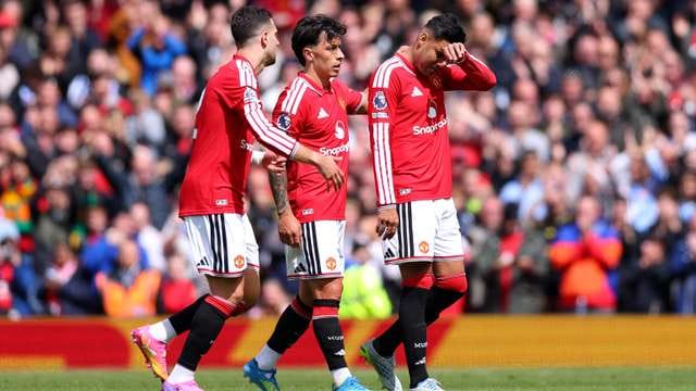 Casemiro bids an emotional farewell to the Manchester United fans