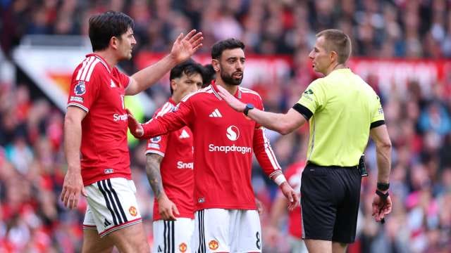 Manchester United players celebrating a goal against Nottingham Forest