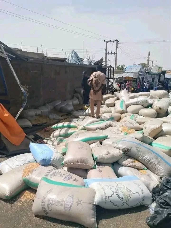 Rescue operations at the scene of the truck accident in Gombe