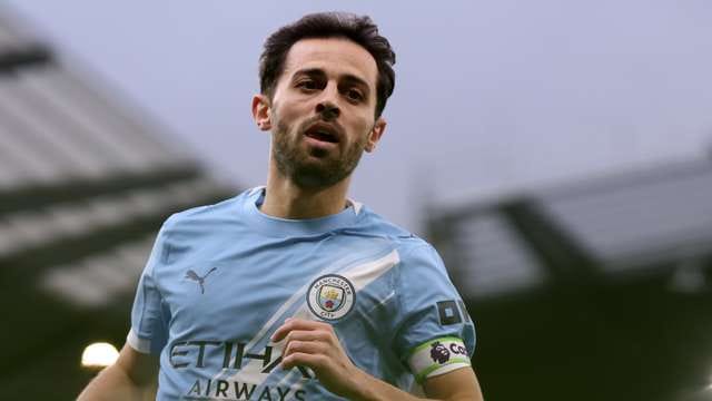 Bernardo Silva and his Manchester City teammates celebrating a goal