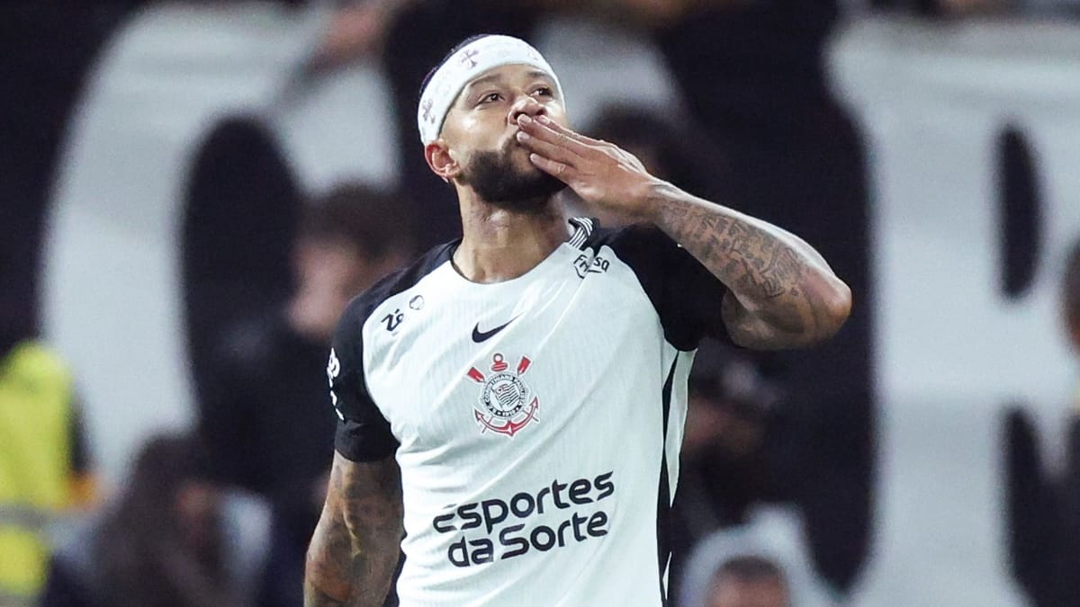 Memphis Depay must stay! Corinthians star tells club to extend Netherlands forward's contract after 'very important' role in Brazil
