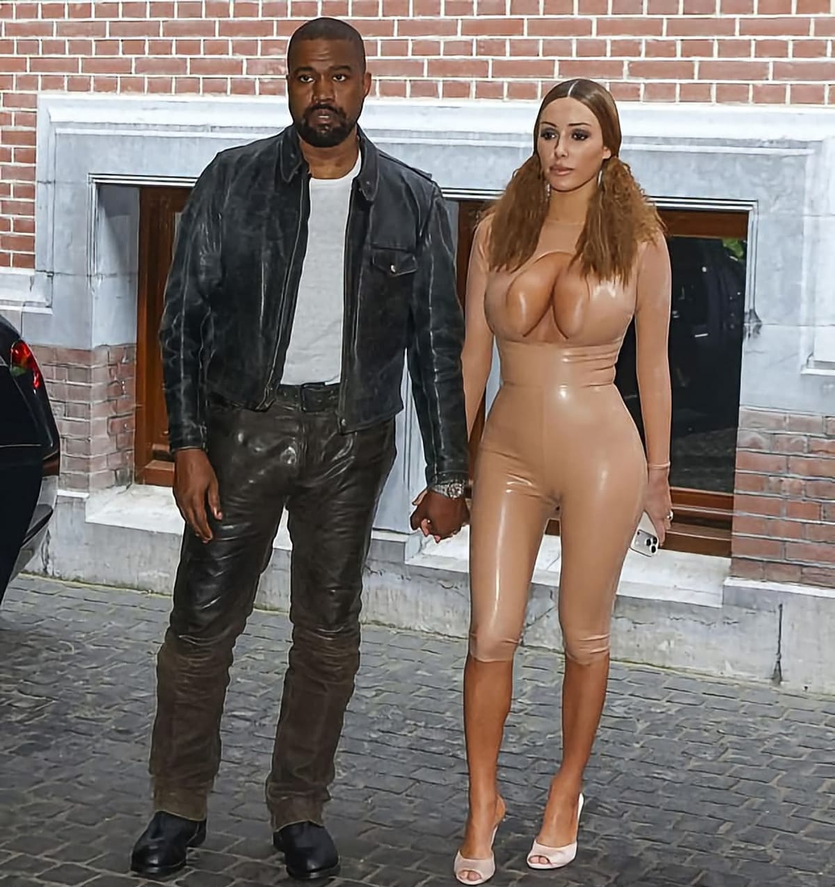 Kanye West's wife Bianca Censori steps out in s3xy suit (photos)