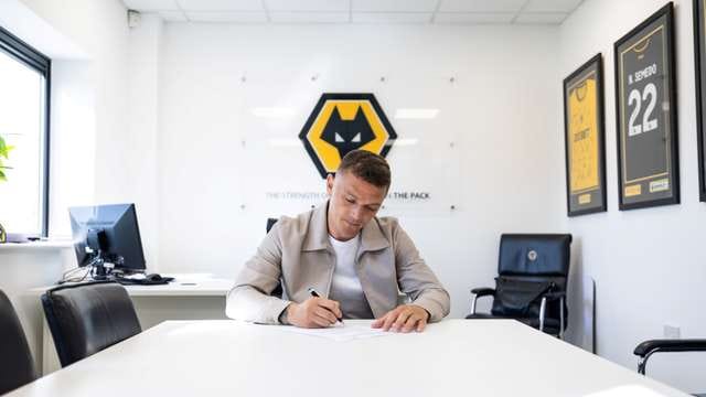 Kieran Trippier in talks with Wolves before the managerial change