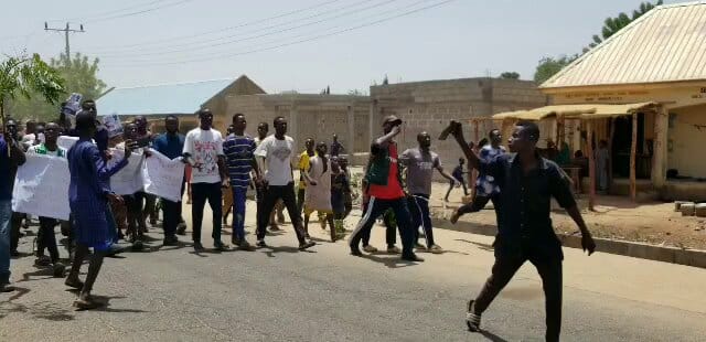WATCH: Adamawa Residents Protest In Gov. Fintiri’s Local Govt As Terrorists Kill One, Abduct Eight I