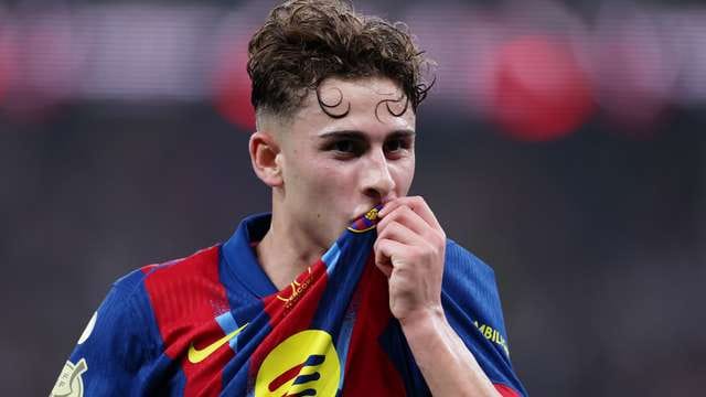 Fermin Lopez in action for Barcelona.
