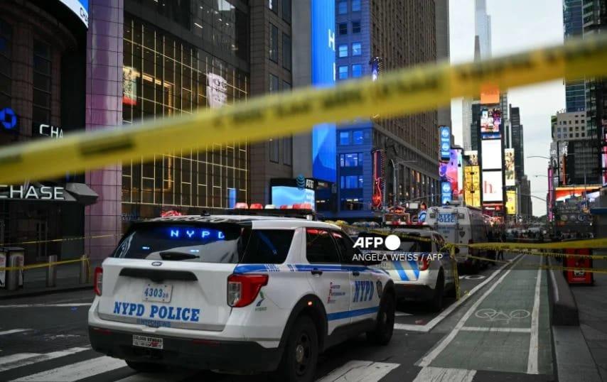 Times Square Attack: Two Fatalities After Stabbing, Police Intervention