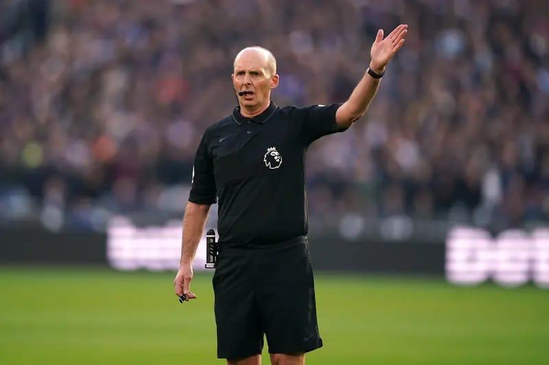 Mike Dean, who refereed 553 Premier League matches.