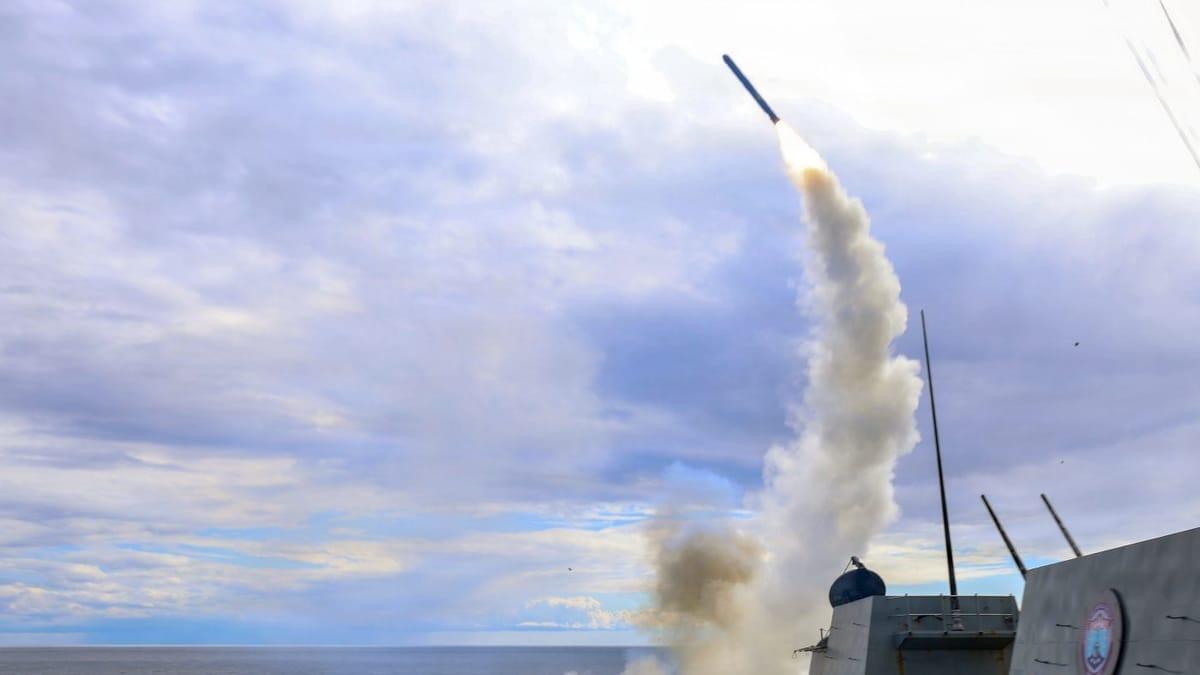Iran Alleges Attacks on 85 US Military Locations After Hormuz Strikes