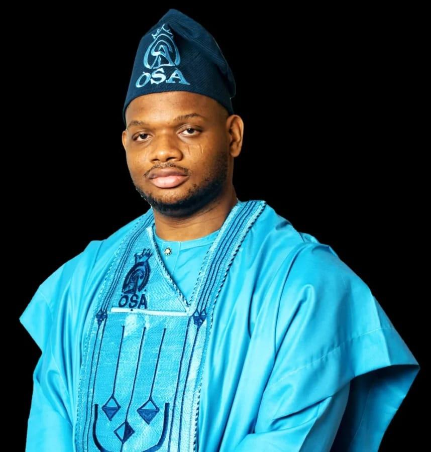 Solomon Olarewaju, Special Assistant to the Ogun State Governor and a stakeholder in the CityBoy Movement, addressing supporters.