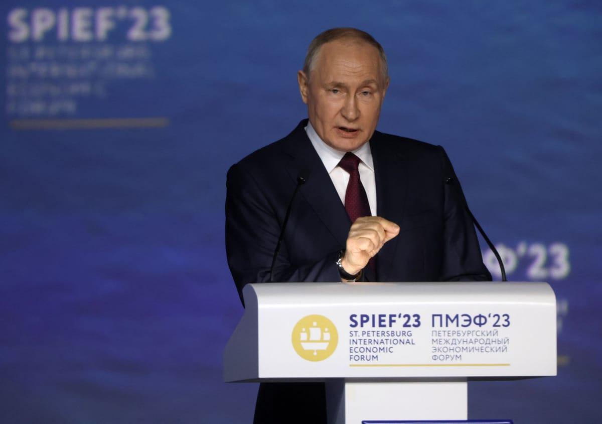 Kremlin Dismisses US Stance on Ukrainian Drone Strikes as Peace Talks Catalyst