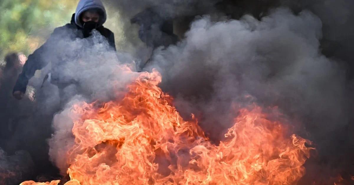 Hundreds of French High Schools Close Amidst Student Protests Over Conditions