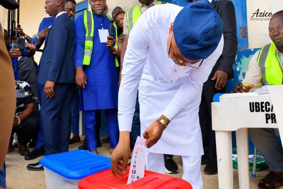 Kogi State Governor Usman Ododo casts his ballot at his polling unit in Upogoro, Okene.