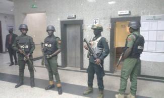 Armed DSS Operatives Bar Public From Sowore's Court Hearing