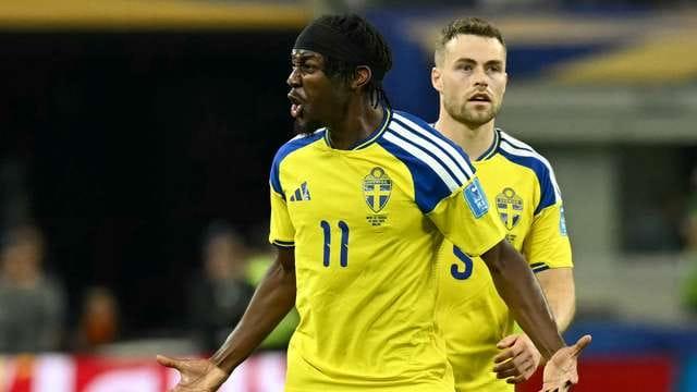 A moment from the intense 1-1 draw between Japan and Sweden at the World Cup.