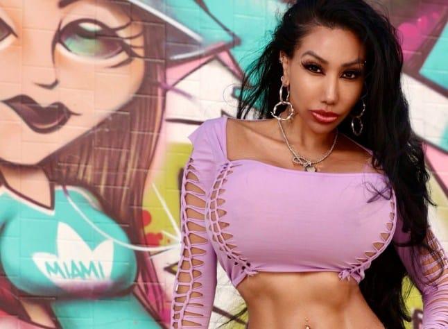 I want to be a walking fantasy - Woman says after removing six ribs to get 23-inch ?barbie waist?