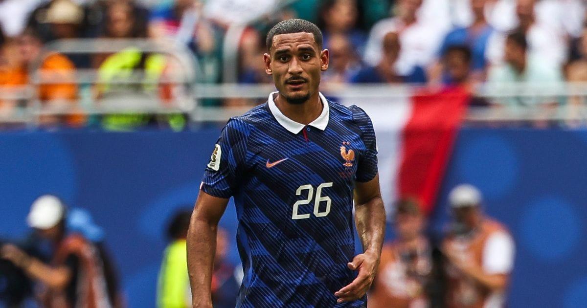 Maxence Lacroix on the field for France, a potential new Chelsea defender.