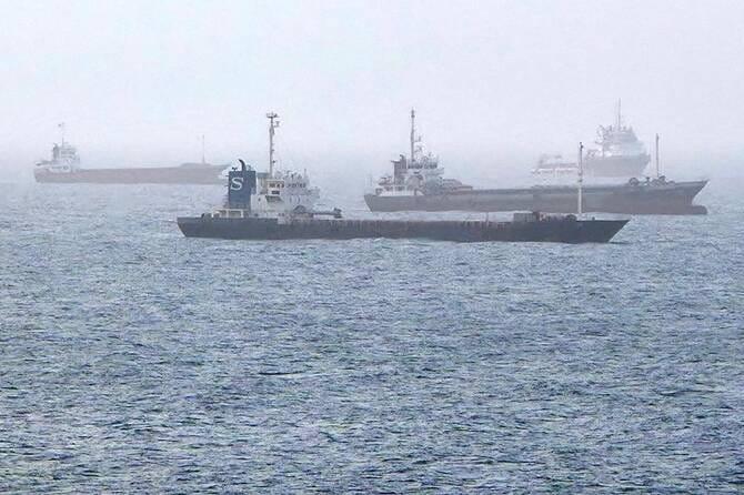 Iran's Revolutionary Guards Intercept Vessels in Hormuz Strait