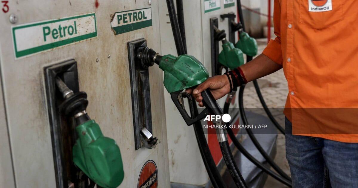 Abuja Fuel Stations Hike Petrol to N1,300/Litre After Dangote's Price Rises