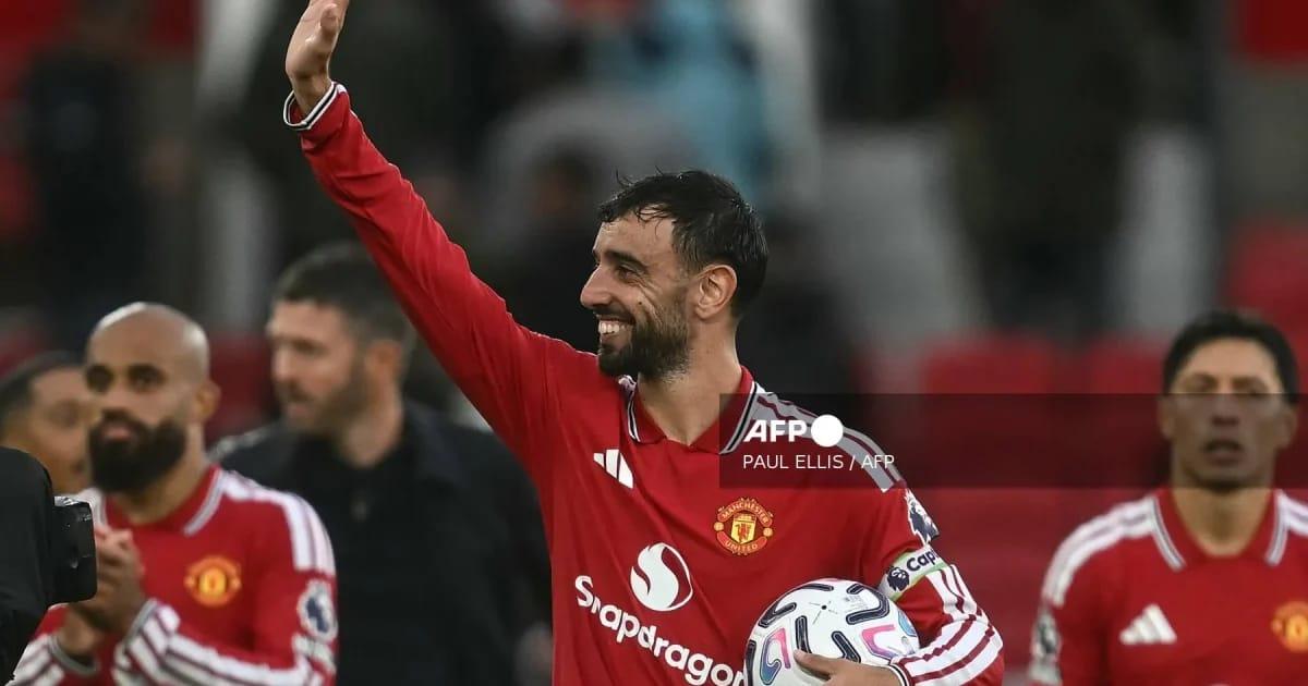 Fernandes Treble Powers Man Utd to Dominant Ipswich Victory in EPL