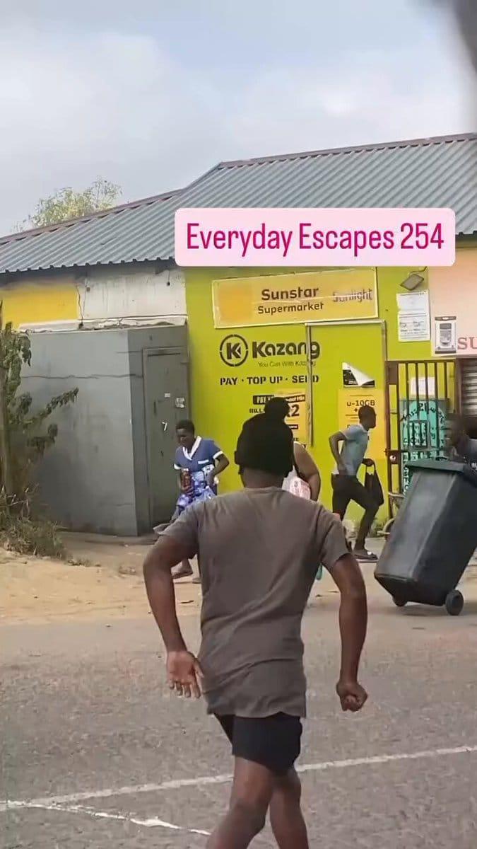 A new video has surfaced showing South Africans looting a shop belonging to an African foreigner