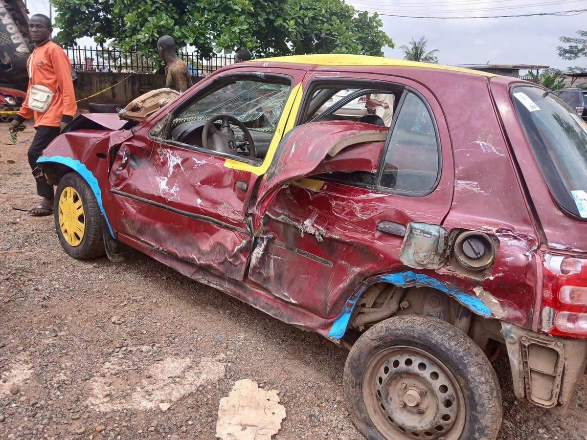Overturned diesel tanker after the fatal accident that claimed five lives in Ibadan.