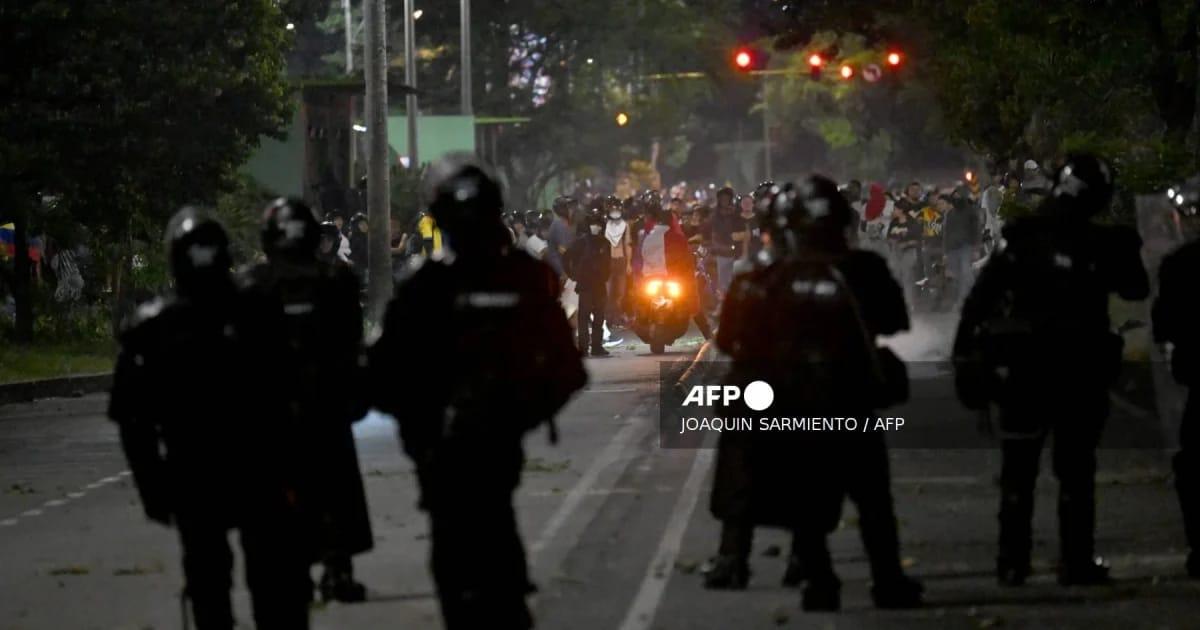 Cali Erupts in Protests, US Flag Burning After Colombia's Presidential Poll