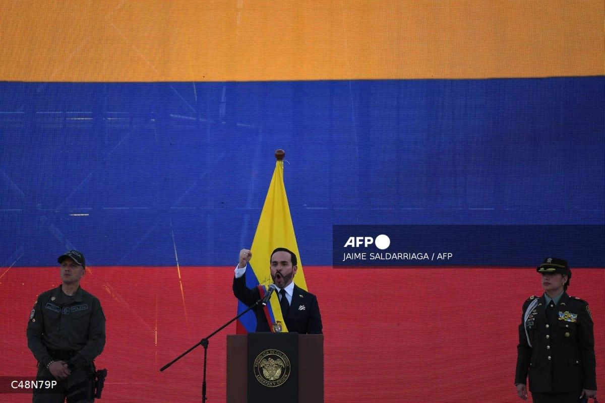 De la Espriella greets guests at his inauguration, including FIFA boss Gianni Infantino and Todd Blanche, Trump's acting attorney general.