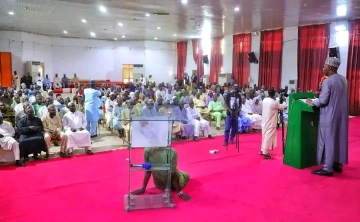 Governor Babagana Zulum addressing business operators in Maiduguri regarding the ban on scrap metal activities.