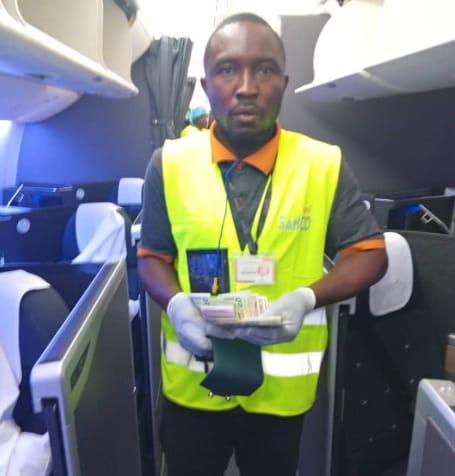 Nigerian British Airways Cleaner Bala Zakari Commended for $730 Recovery