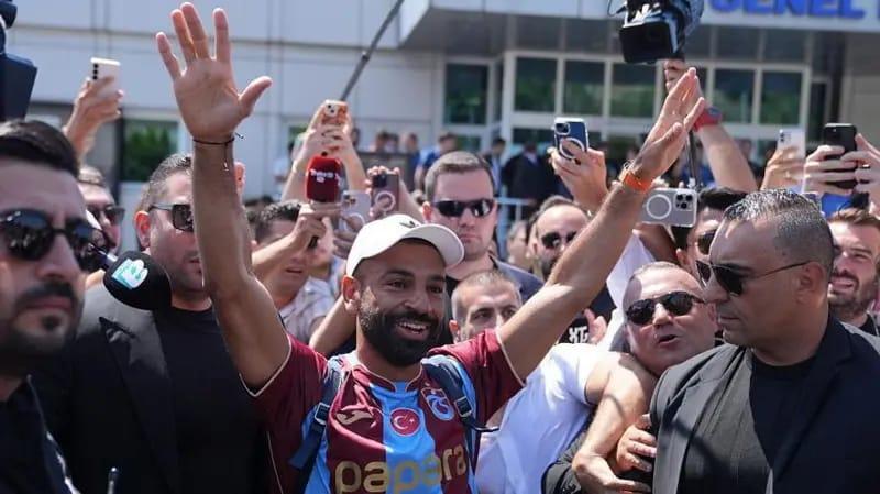 Mohamed Salah Gets Hero's Welcome in Istanbul Ahead of Trabzonspor Deal