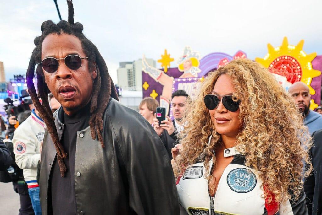 Confused Man's Car Damages Jay-Z and Beyoncé's East Hampton Gate