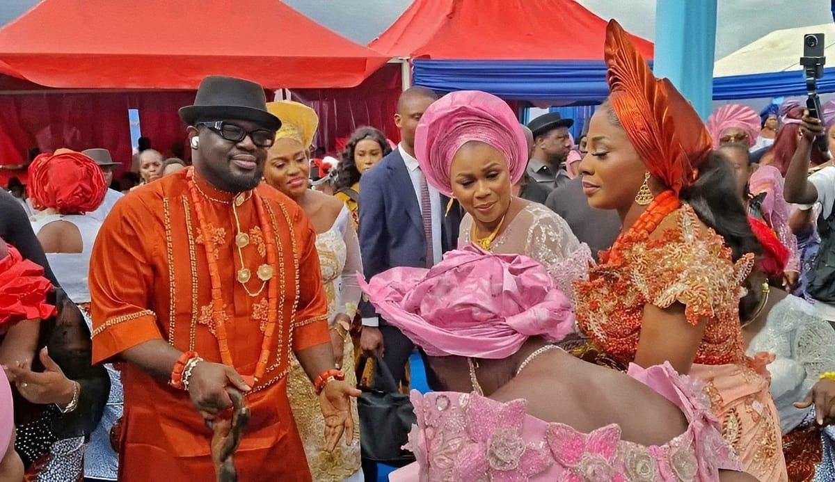 Friends and family gathered to witness the union of Soso Soberekon and Ebiere Beauty