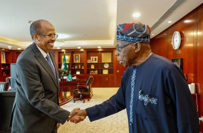 A moment captured during the meeting between Obasanjo and the AU Commission Chairperson on Friday.