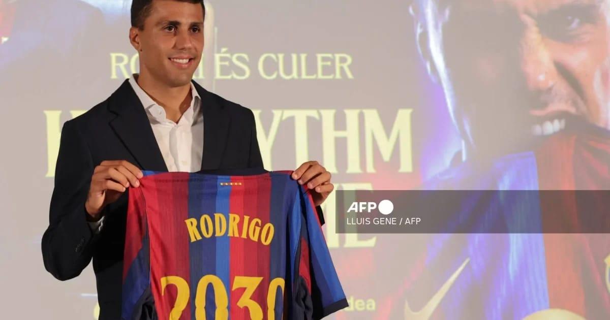 Barca Coach Flick Confirms Rodri Sidelined for Elche Season Start