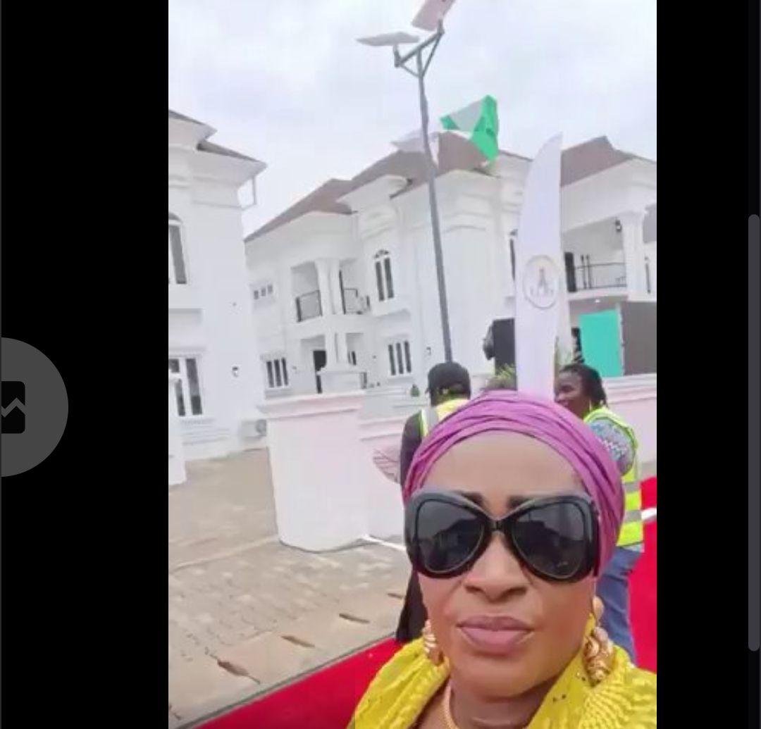 Judges' Luxury Mansions: Executive Gift or what?